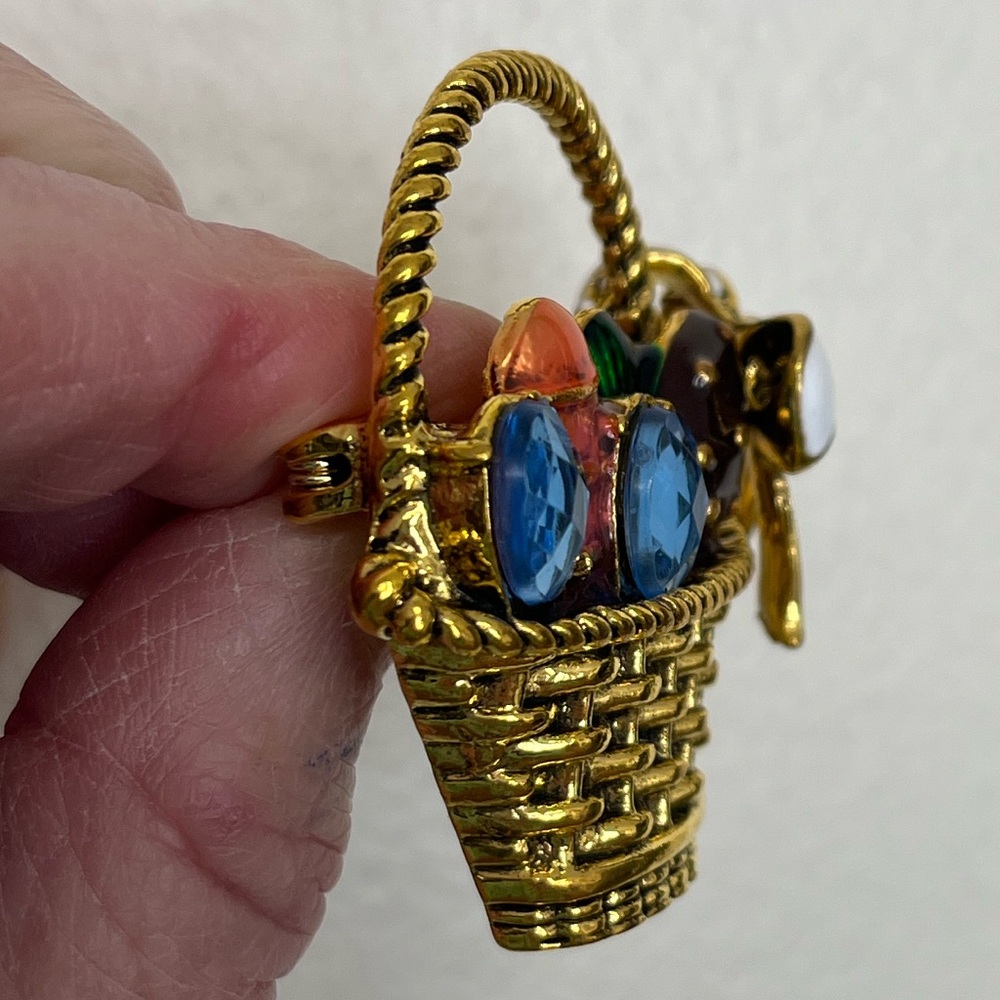 Easter Basket Brooch, deep gold with Gem Accents, NWT, 1.75x1.75”, - Picture 5 of 9